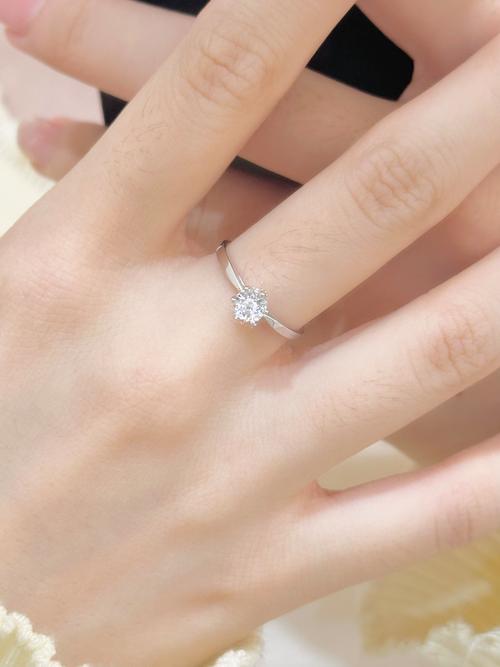 手指伸不直是怎么回事 手指伸不直是怎么回事