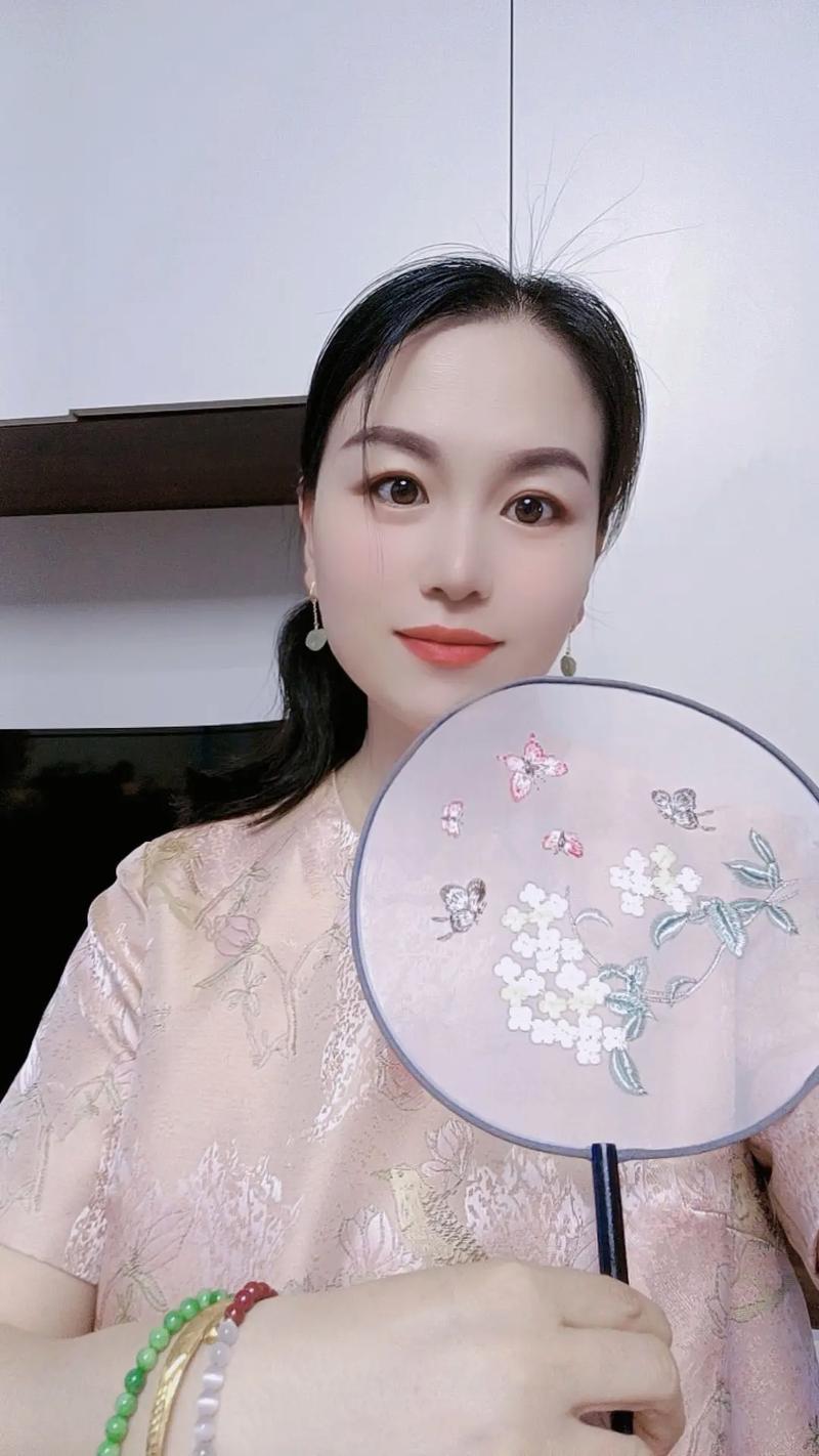 压力掉头发怎么办 长按肝俞穴或肾俞穴可防脱发 压力掉头发怎么办 长按肝俞穴或肾俞穴可防脱发