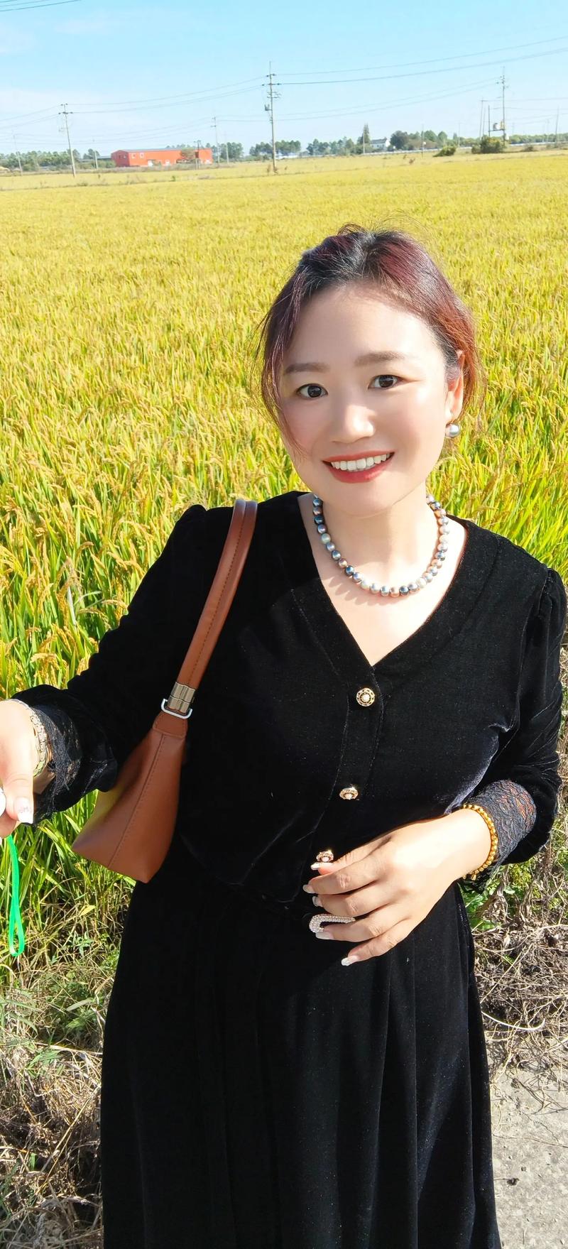 左膝旁的骨头疼是什么原因 左膝旁的骨头疼是什么原因