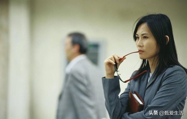 嘴边反复起痘泛红怎么治 嘴边反复起痘泛红怎么治