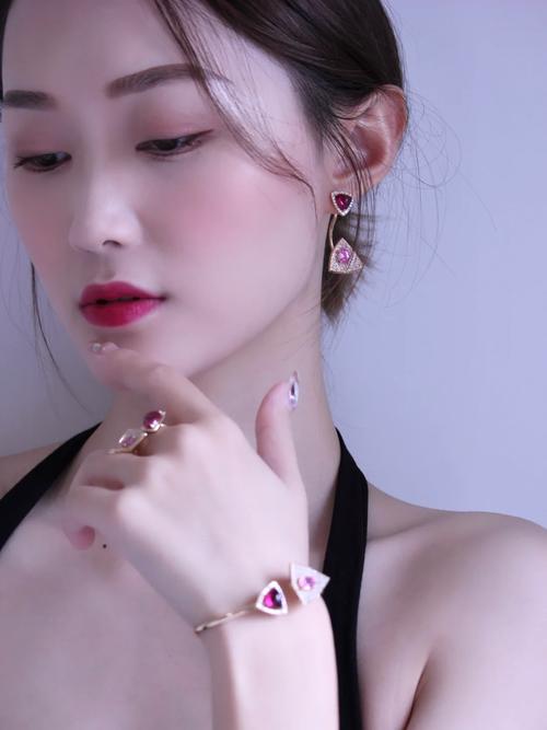 刘强东香港买楼背后 藏着互联网巨头不敢说的3个秘密 刘强东香港买楼背后 藏着互联网巨头不敢说的3个秘密