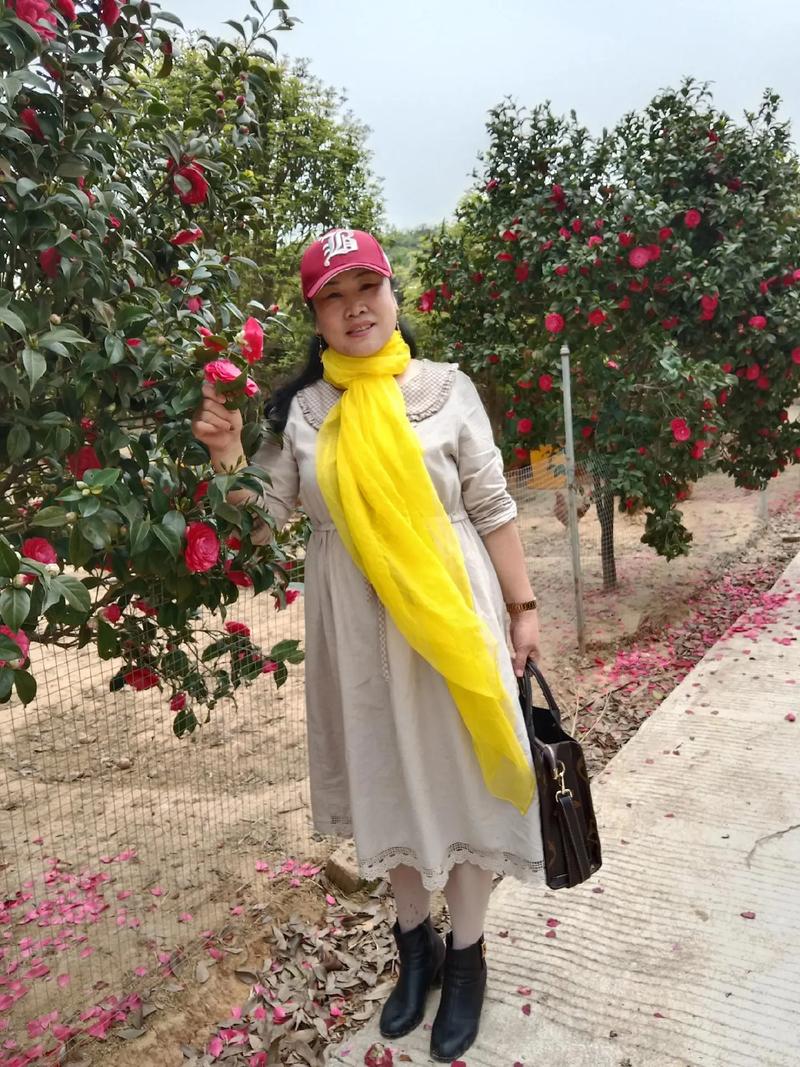 乳房太大怎么办 乳房太大的烦恼如何解 乳房太大怎么办 乳房太大的烦恼如何解