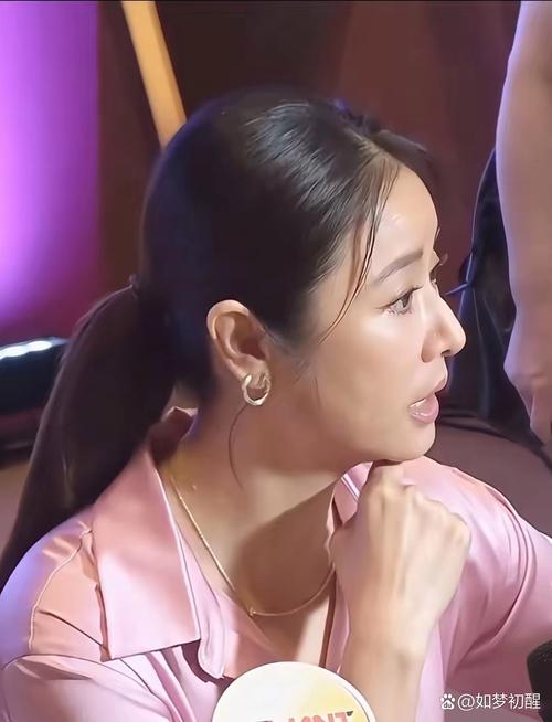 左膀肘关节疼痛怎么治疗 左膀肘关节疼痛怎么治疗