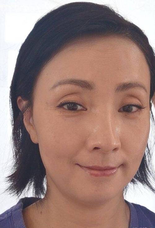 右乳房一阵一阵刺痛怎么回事 右乳房一阵一阵刺痛怎么回事