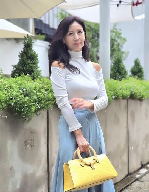 男性小便发黄是怎么回事 男性小便发黄是怎么回事