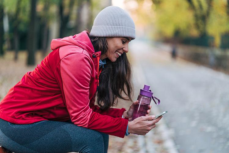 脸很痒特别是脸颊两边是怎么回事 脸很痒特别是脸颊两边是怎么回事