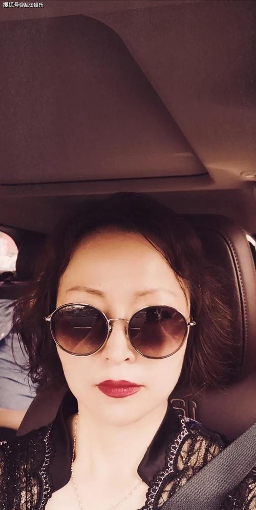 ���ݺ��Ź����ݵĵ��Ӿ�