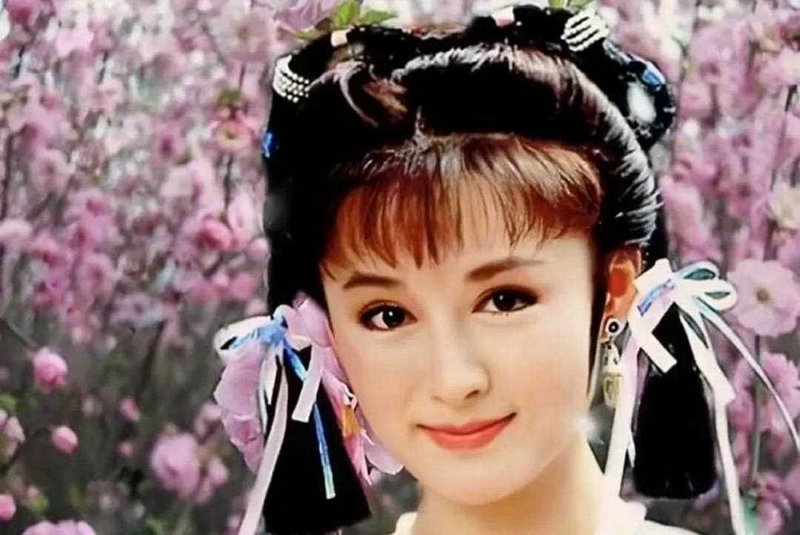 嘴唇常年干裂脱皮是什么原因 嘴唇常年干裂脱皮是什么原因