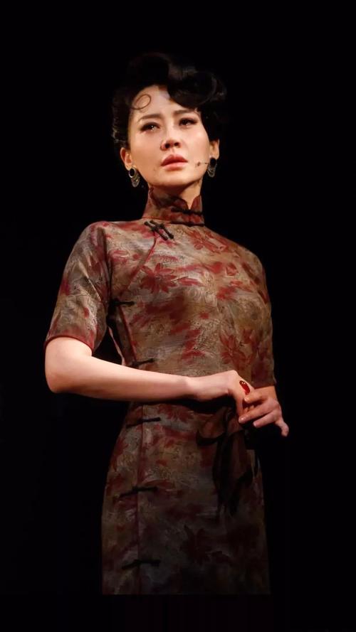 右胸闷咳嗽是咋回事 右胸闷咳嗽是咋回事