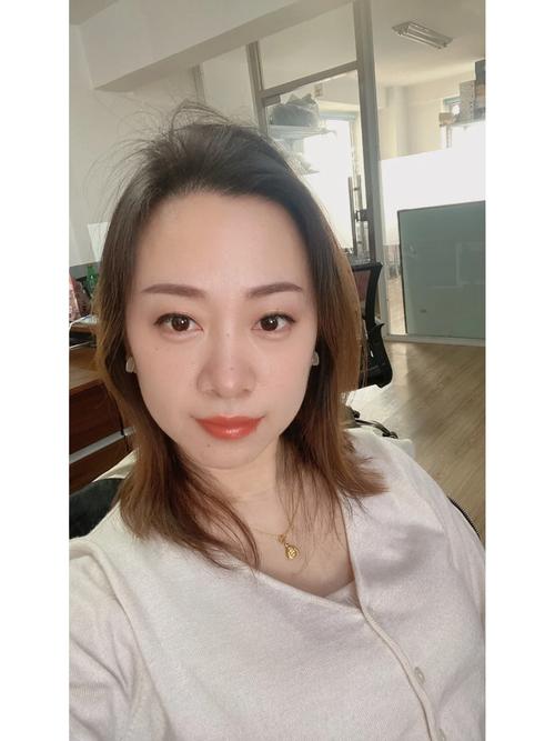 左胳膊肘麻木是怎么回事 左胳膊肘麻木是怎么回事