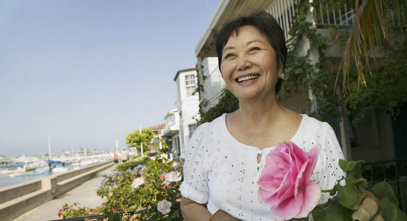 眼睛肿什么原因引起的 眼睛肿什么原因引起的